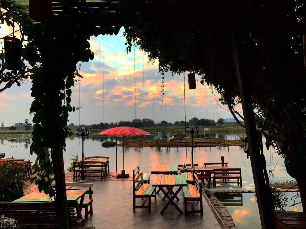 Golden Lake View Boutique Resort Kanchanaburi Exterior foto