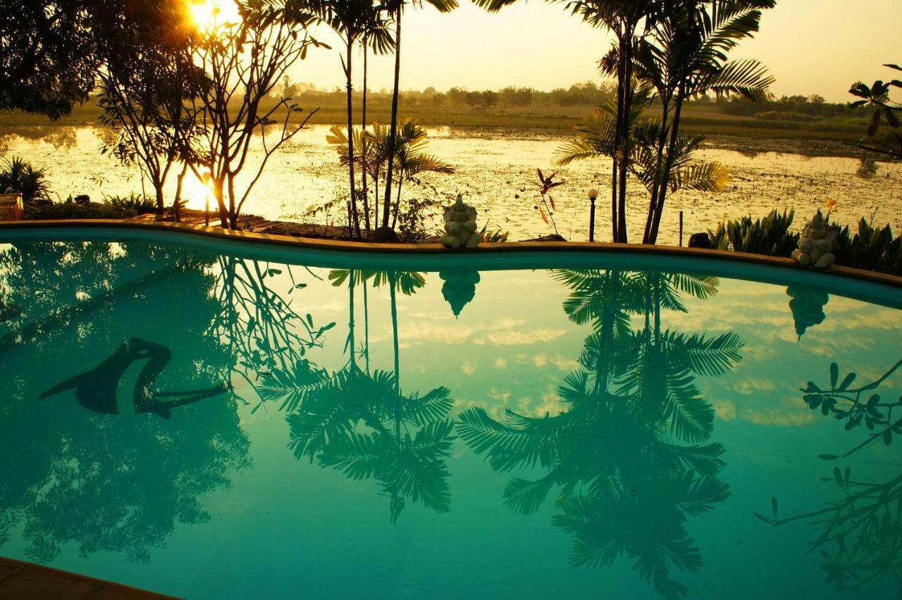 Golden Lake View Boutique Resort Kanchanaburi Exterior foto