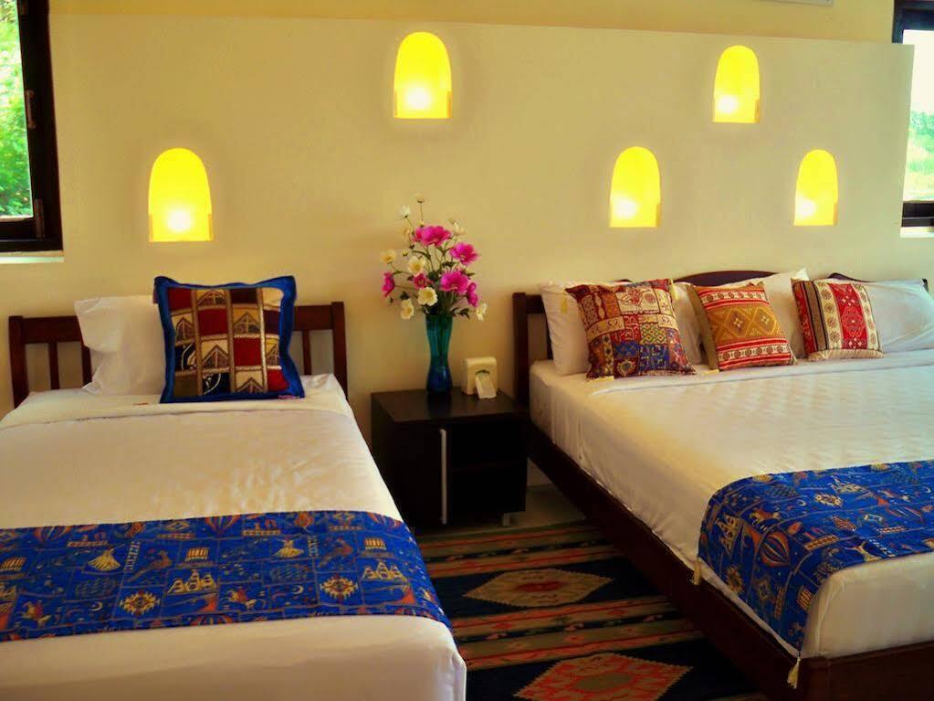 Golden Lake View Boutique Resort Kanchanaburi Exterior foto